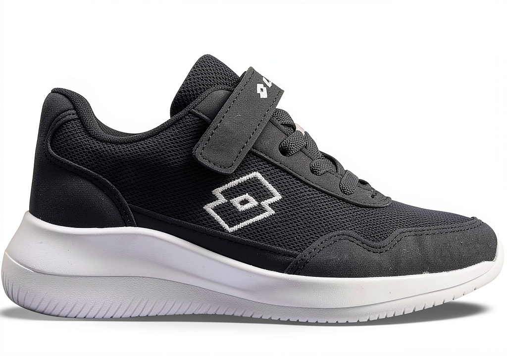 Lotto Kinder Sneaker im Einsatz auf dem Spielplatz